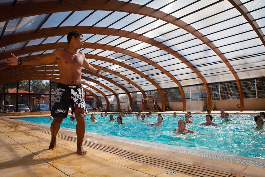 camping avec piscine couverte et parc aquatique, animations aquagym