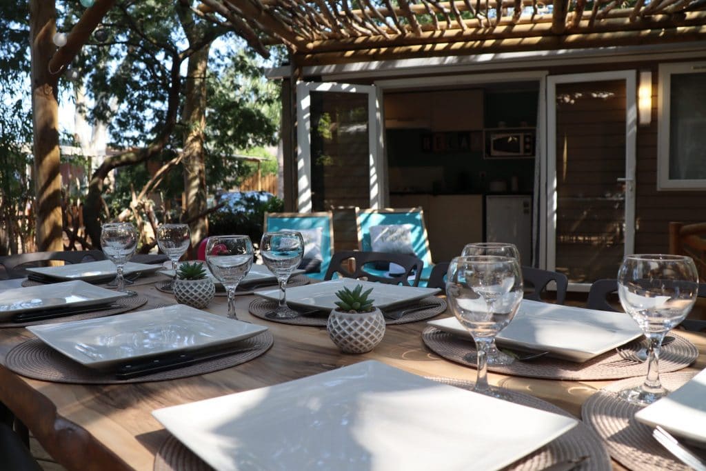 Camping Le Floride avec location de vacances au Barcarès (66), vue terrasse couverte