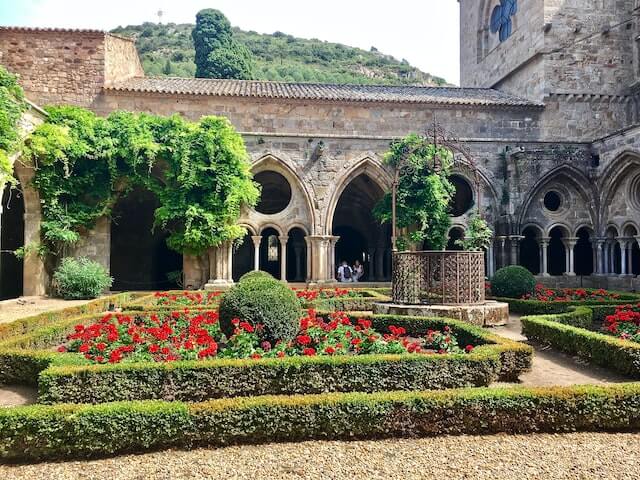 Camping Le Floride Le Barcarès (66) : Abbaye De Fontfroide Narbonne Aude